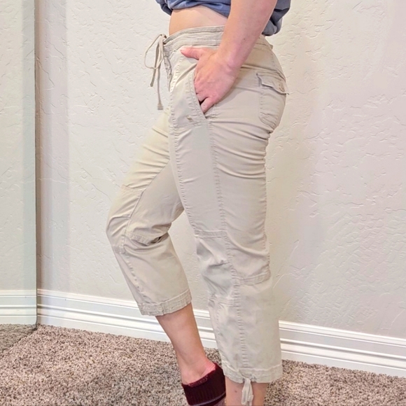 Tan capris - Picture 2 of 5
